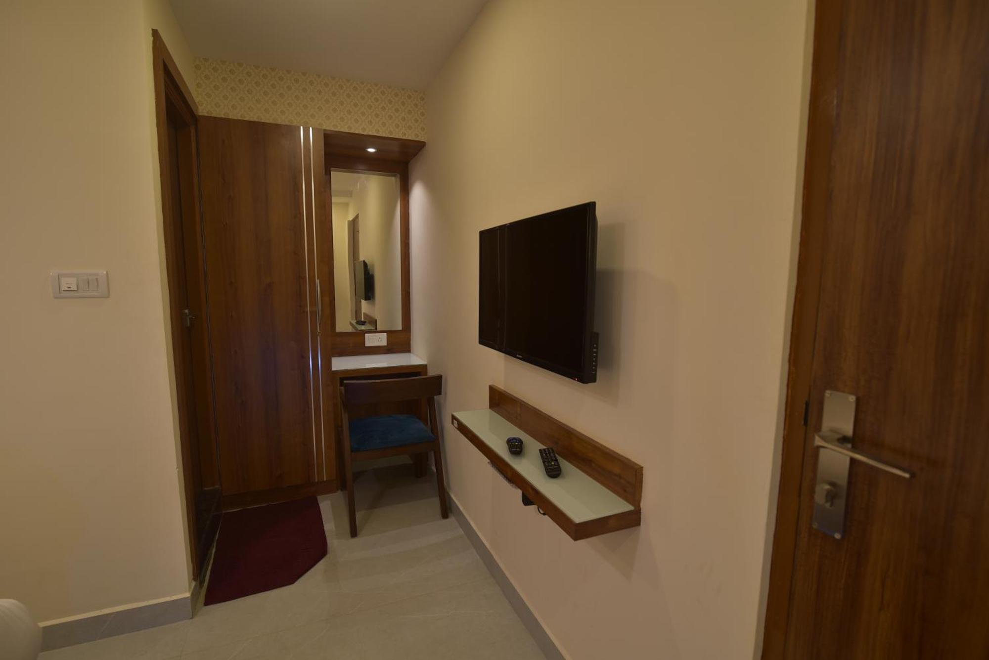 Address 24 Inn Μπανγκαλόρ Εξωτερικό φωτογραφία