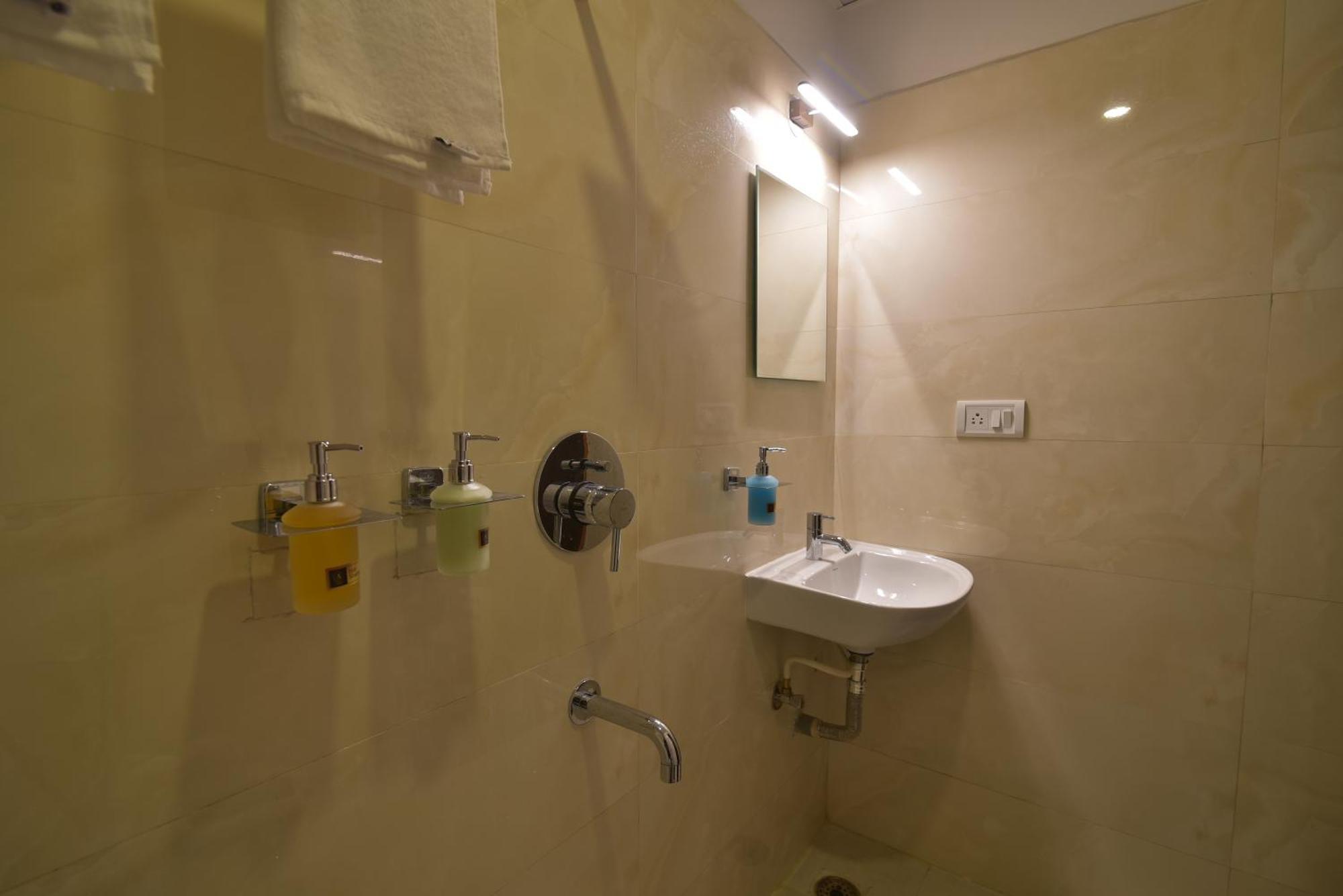 Address 24 Inn Μπανγκαλόρ Εξωτερικό φωτογραφία